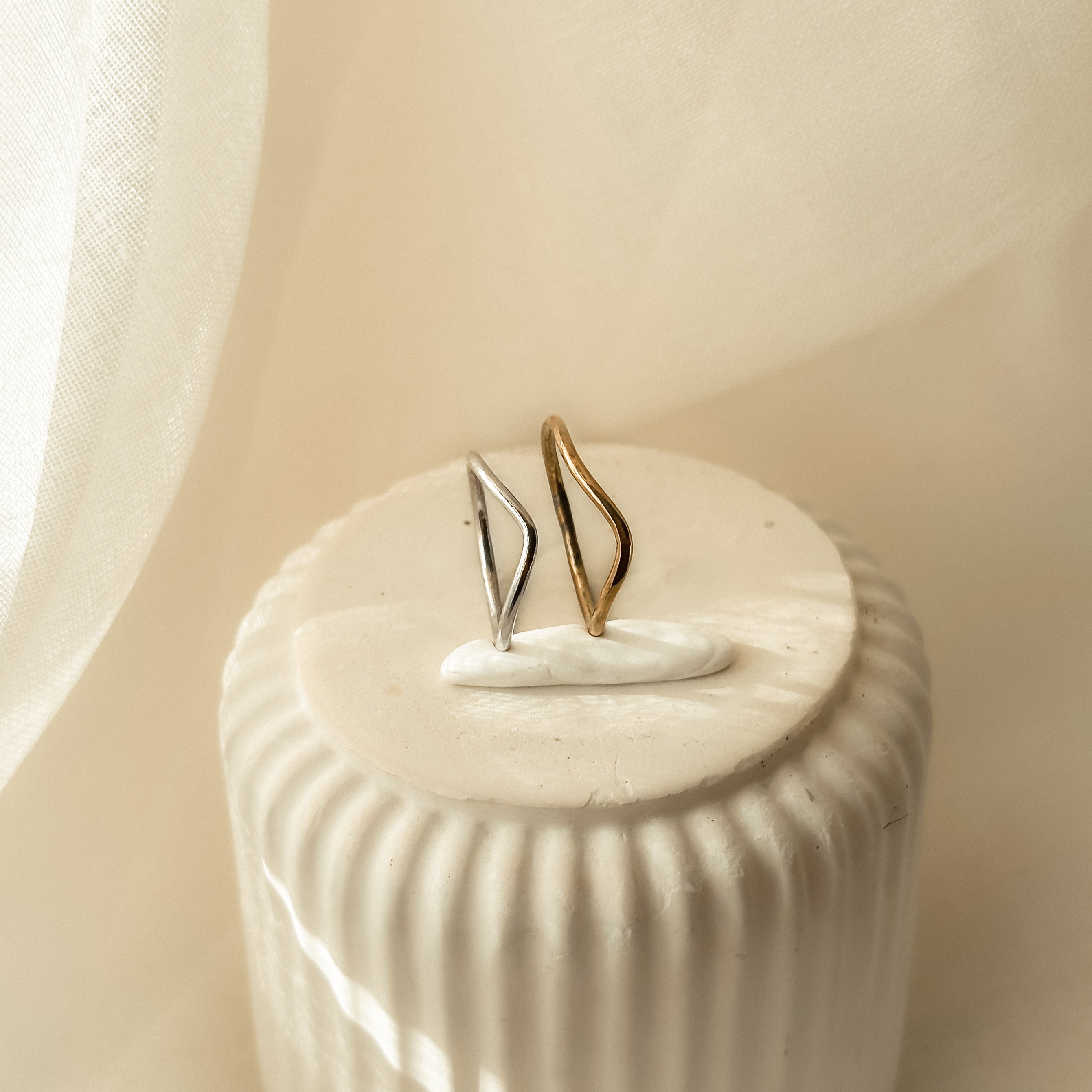 Wellenring aus Silber oder goldgefüllt