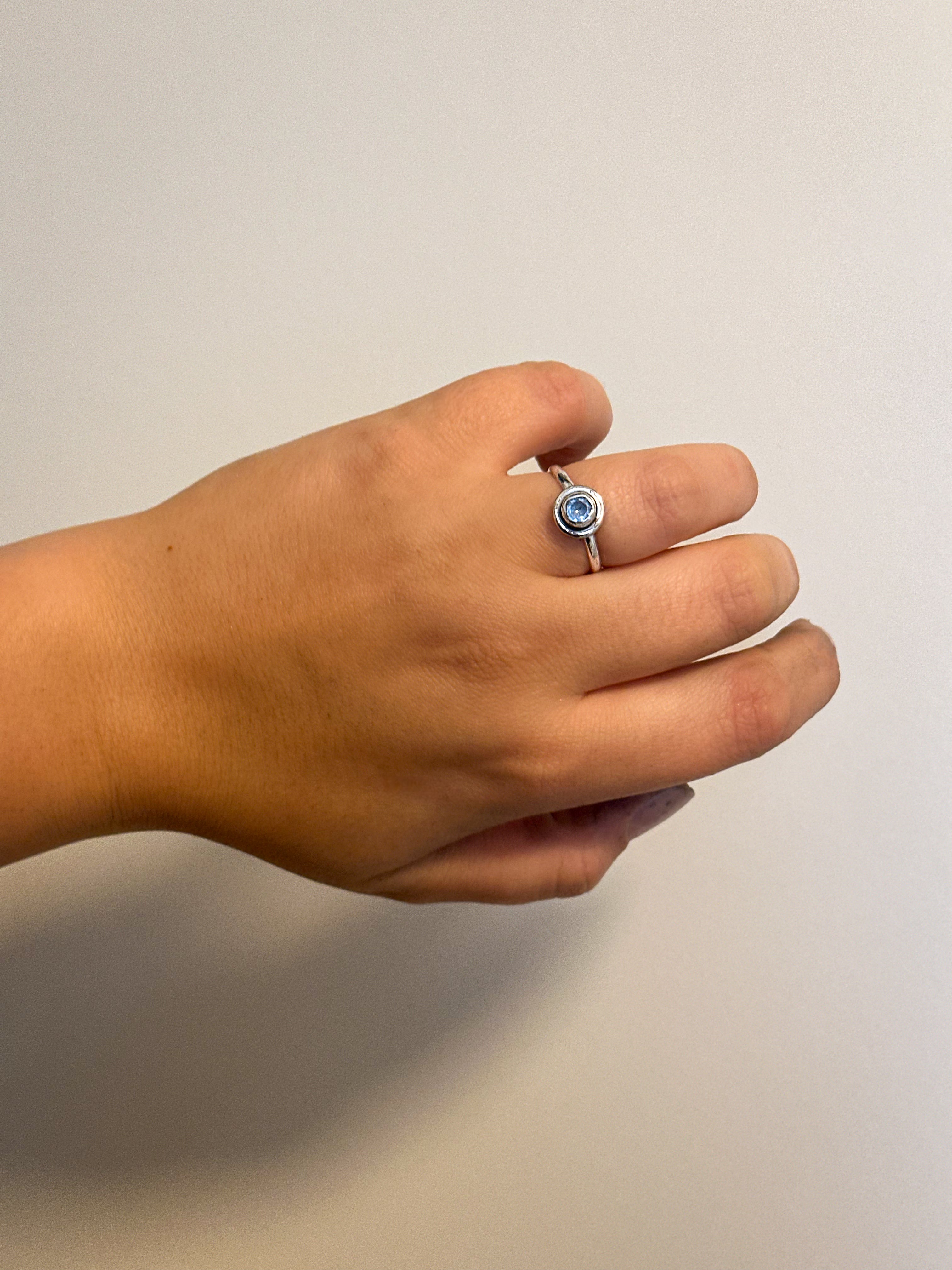 935 Argentium Silber Ring mit rundem Zirkonia