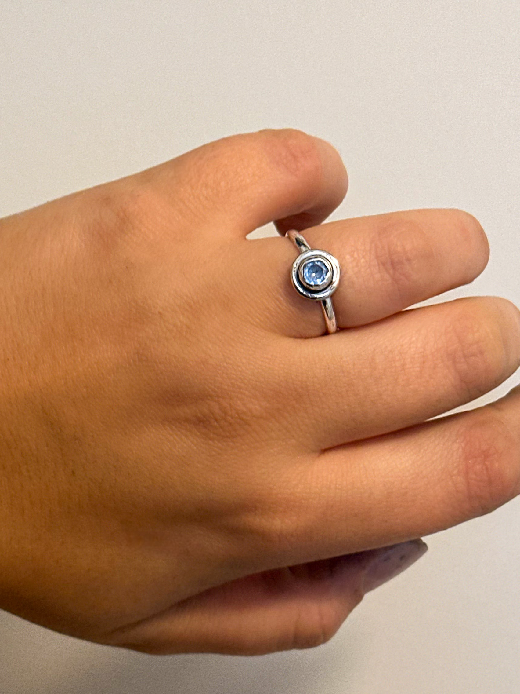 935 Argentium Silber Ring mit rundem Zirkonia