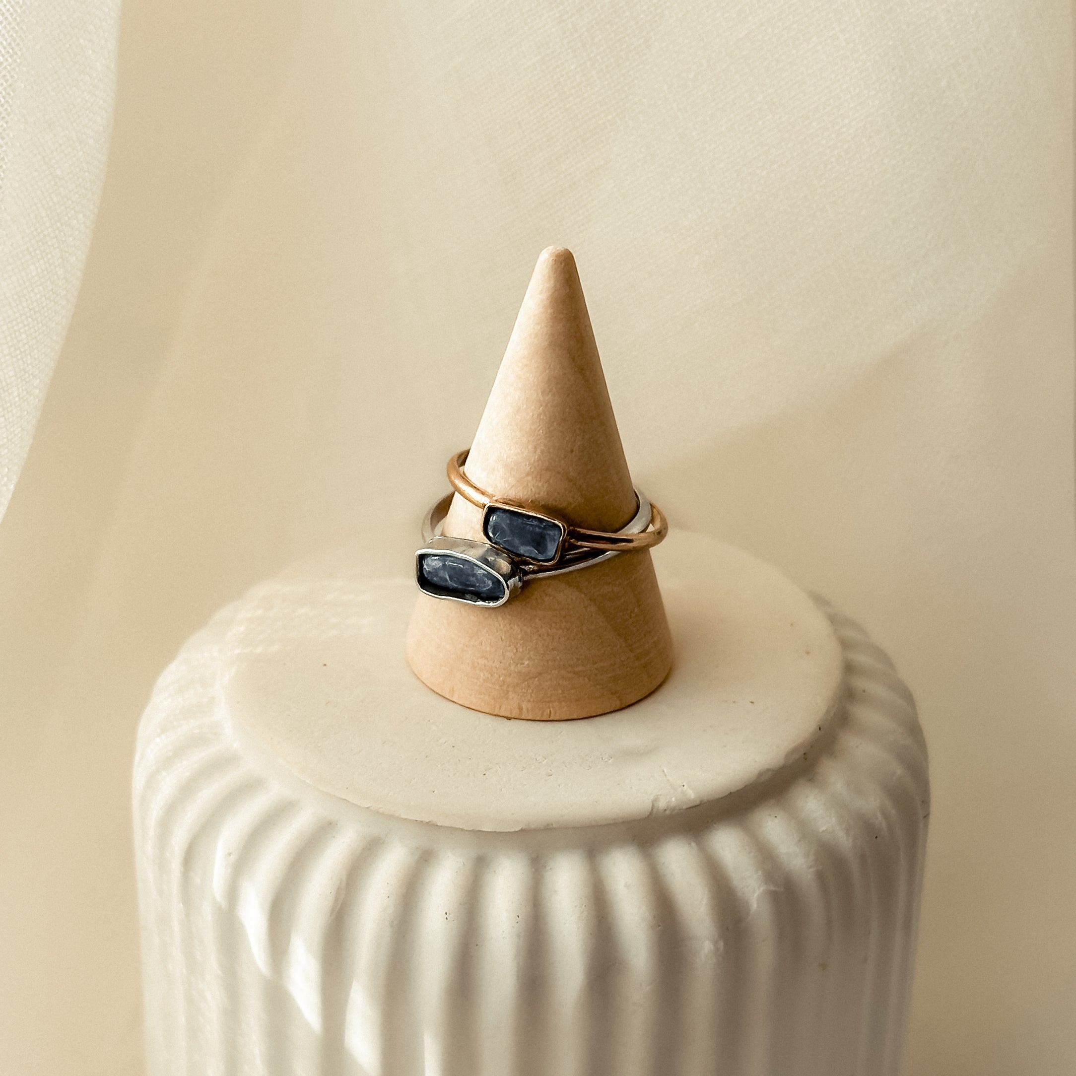 Handgefertigter Ring mit Kyanit – 14k Gold Filled oder 935 Argentium Silber