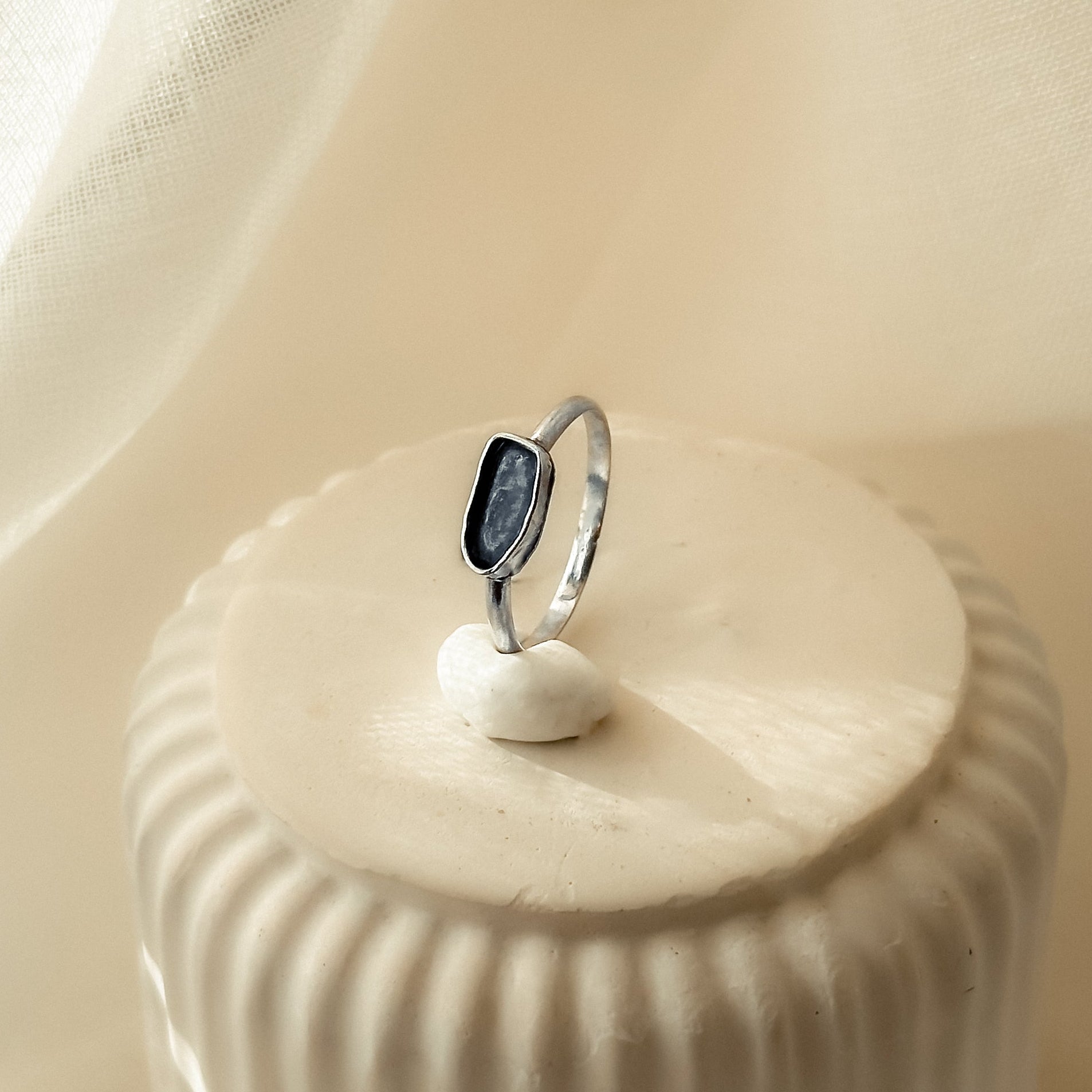 Handgefertigter Ring mit Kyanit – 14k Gold Filled oder 935 Argentium Silber