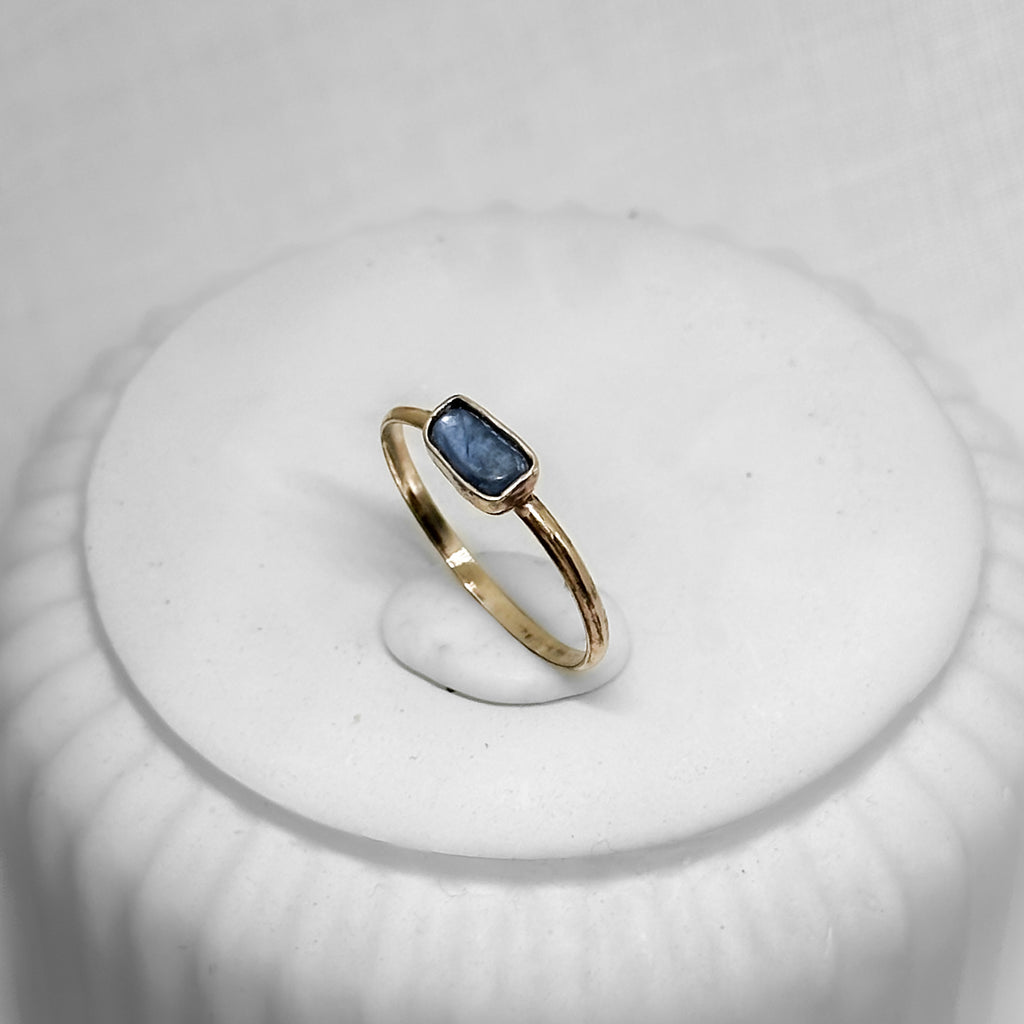 Handgefertigter Ring mit Kyanit – 935 Argentium Silber, 14k Gold Filled oder Messing