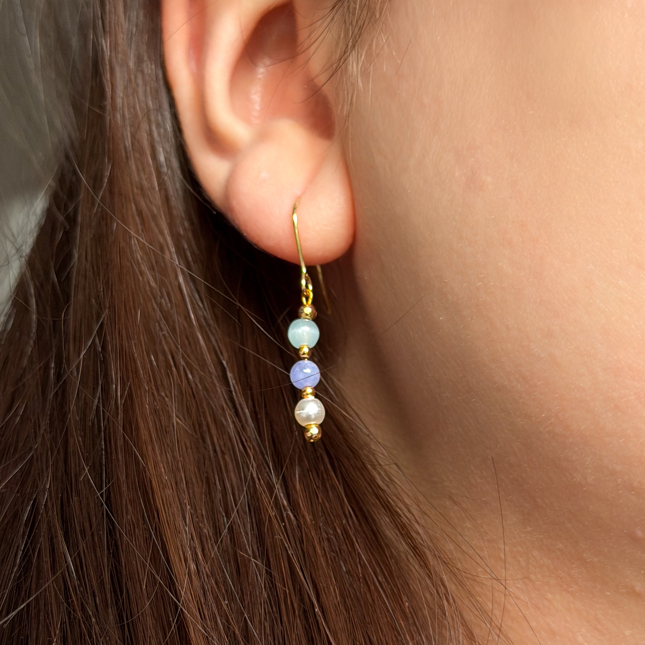 Nola Ohrringe – Pastellperlen & Gold
