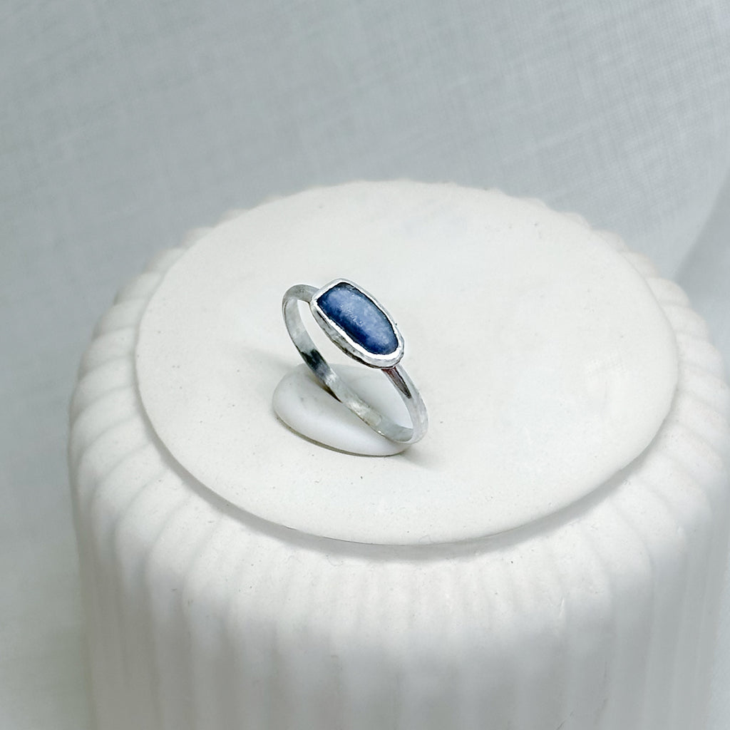 Handgefertigter Ring mit Kyanit – 935 Argentium Silber, 14k Gold Filled oder Messing