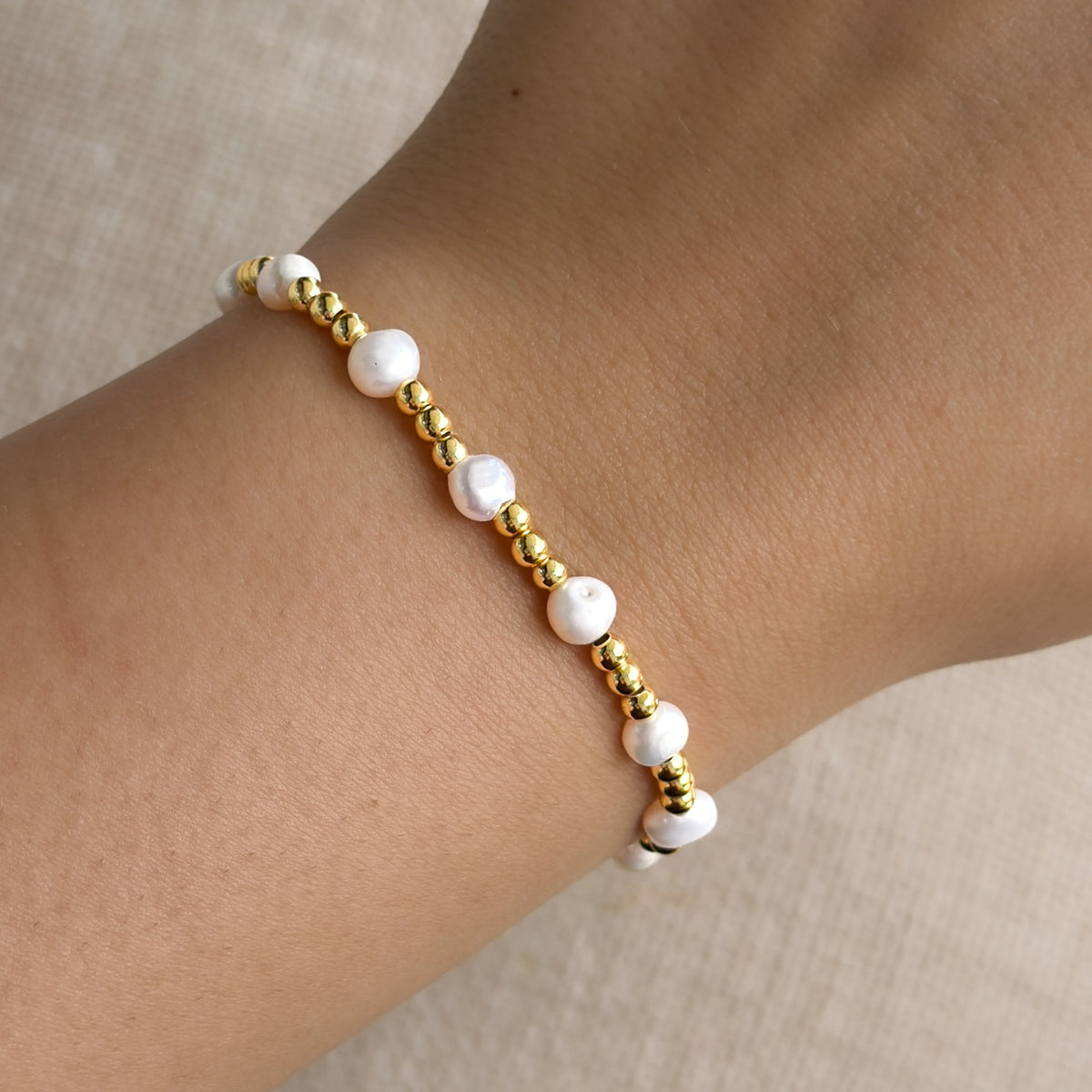 Celia Grande Süßwasserperlenarmband