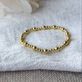 Handgefertigtes Aurelia Armband mit 18k vergoldeten Messingperlen im eleganten Layering-Design